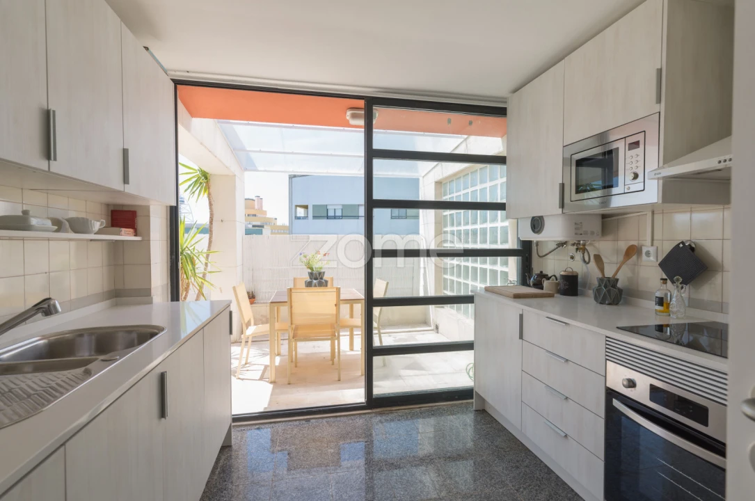 Apartamento T2 para Arrendamento em Parque das Nações Foto 10