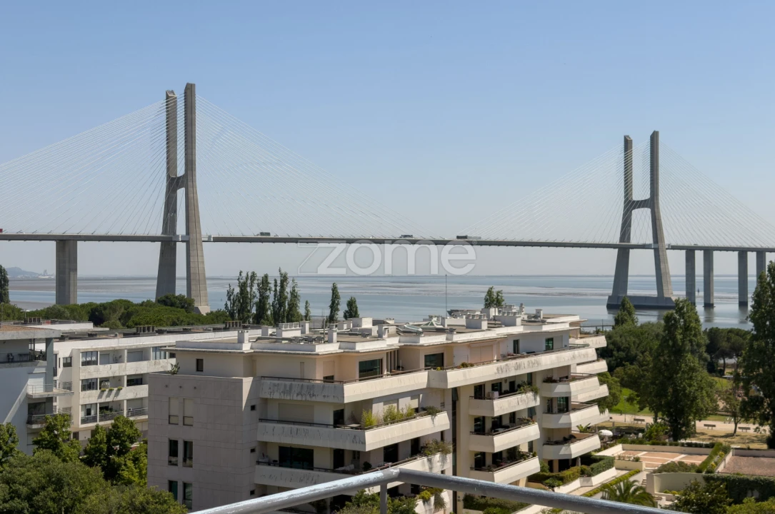 Apartamento T2 para Arrendamento em Parque das Nações Foto 25