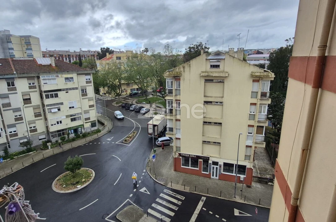 Apartamento T1 para Venda em Venteira Foto 5
