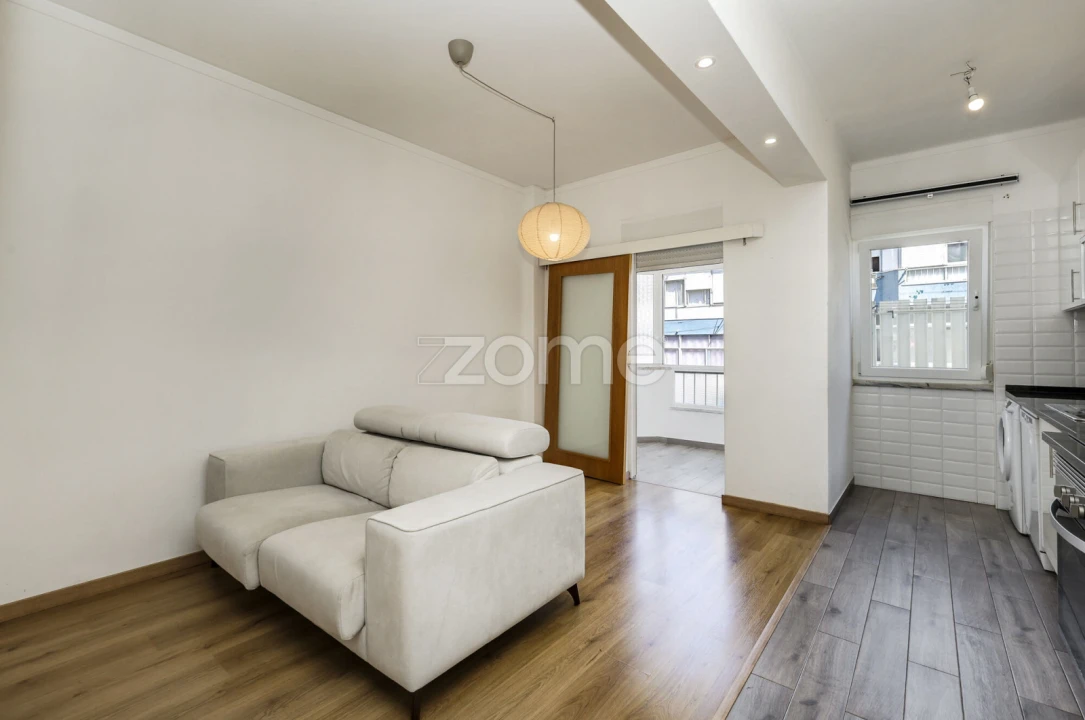 Apartamento T1 para Arrendamento em Algés, Linda-A-Velha e Cruz Quebrada-Dafundo Foto 7