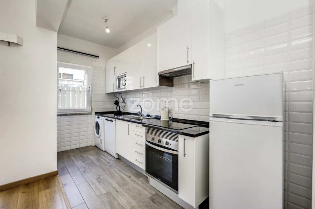 Apartamento T1 para Arrendamento em Algés, Linda-A-Velha e Cruz Quebrada-Dafundo Foto 9