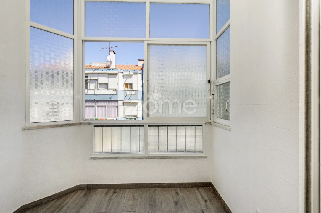 Apartamento T1 para Arrendamento em Algés, Linda-A-Velha e Cruz Quebrada-Dafundo Foto 14
