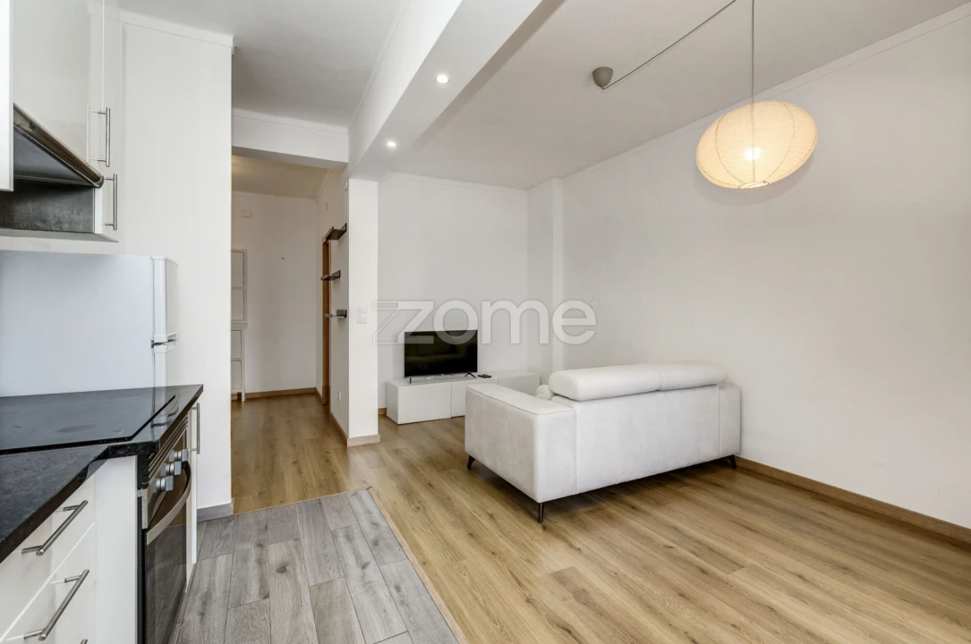 Apartamento T1 para Arrendamento em Algés, Linda-A-Velha e Cruz Quebrada-Dafundo Foto 13