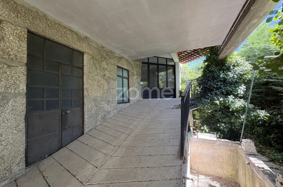 Moradia T8 para Venda em Cantar-Galo e Vila do Carvalho Foto 49