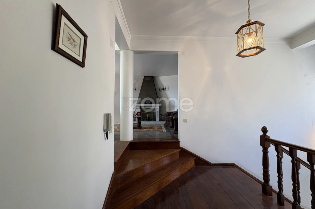 Moradia T8 para Venda em Cantar-Galo e Vila do Carvalho Foto 12