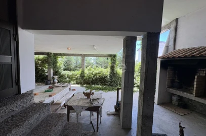 Moradia T8 para Venda em Cantar-Galo e Vila do Carvalho