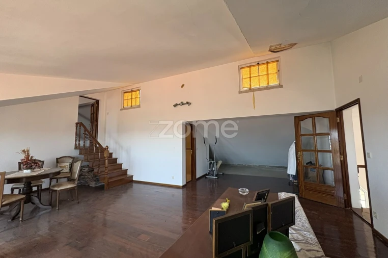Moradia T8 para Venda em Cantar-Galo e Vila do Carvalho Foto 18