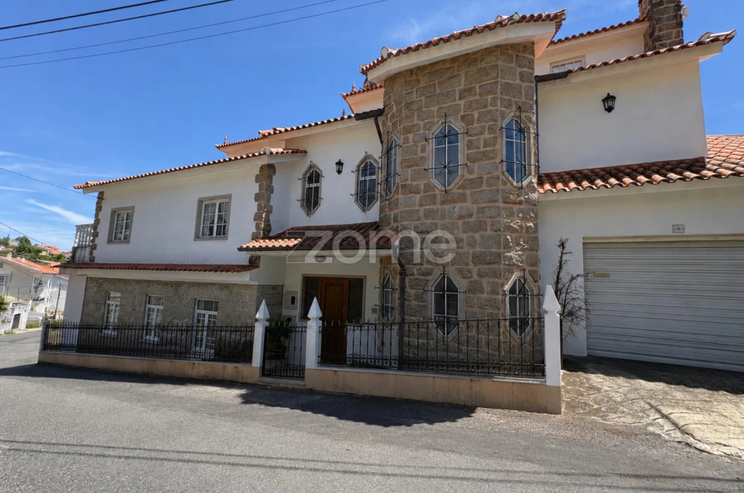 Moradia T8 para Venda em Cantar-Galo e Vila do Carvalho Foto 1