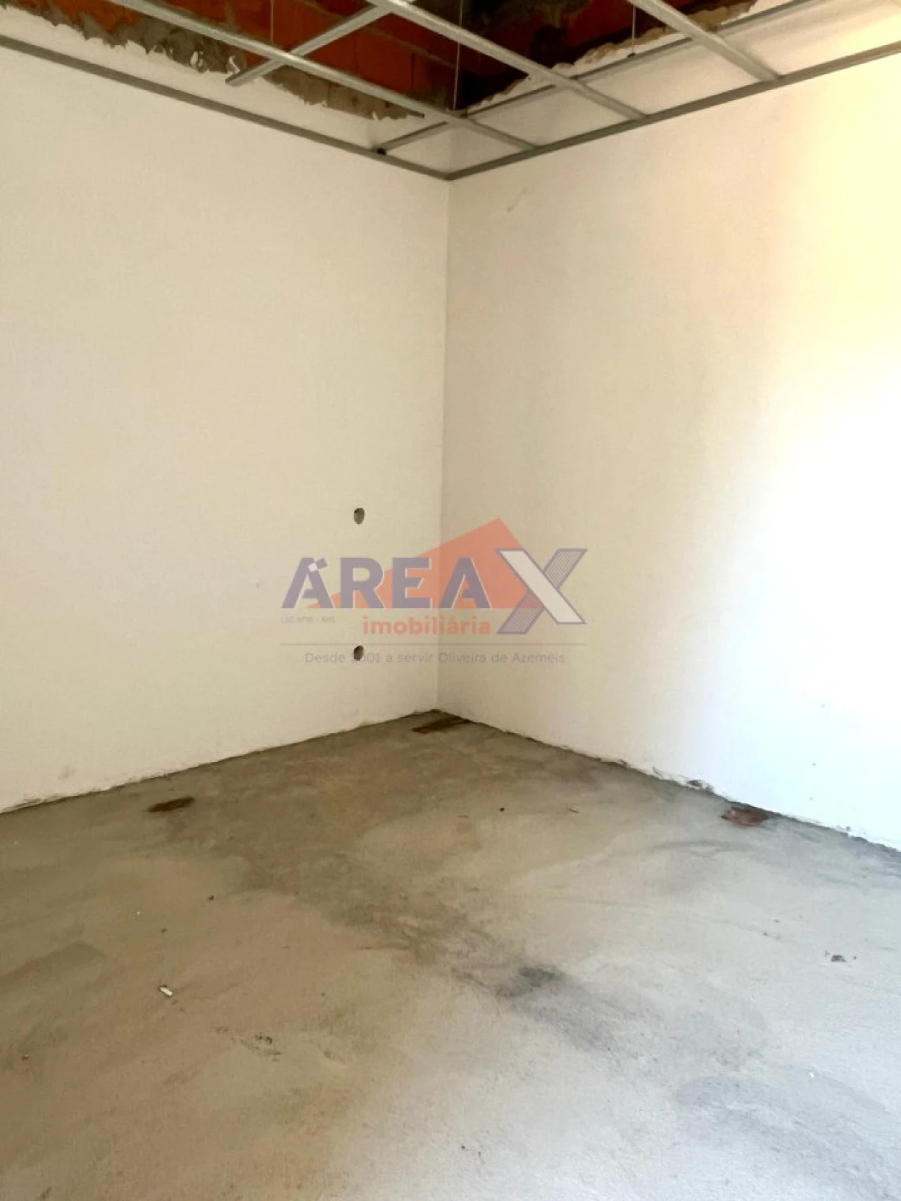 Moradia T1 para Venda em O. Azeméis, Riba-Ul, Ul, Macinhata Seixa, Madail Foto 3