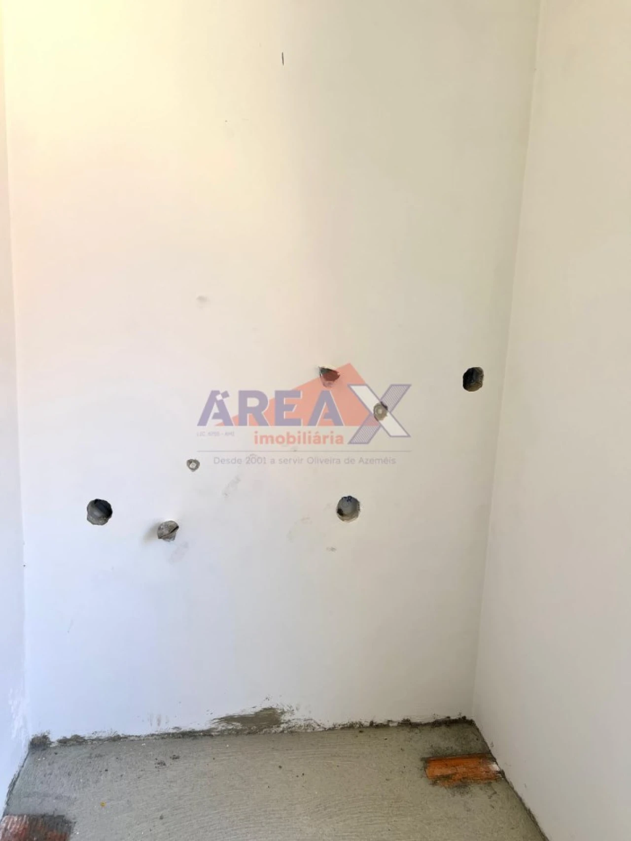 Moradia T1 para Venda em O. Azeméis, Riba-Ul, Ul, Macinhata Seixa, Madail Foto 14