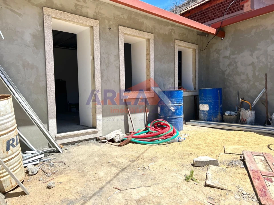 Moradia T1 para Venda em O. Azeméis, Riba-Ul, Ul, Macinhata Seixa, Madail Foto 15