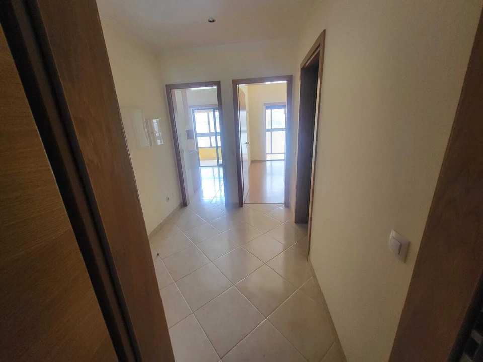 Apartamento T2 para Venda em Portimão Foto 4