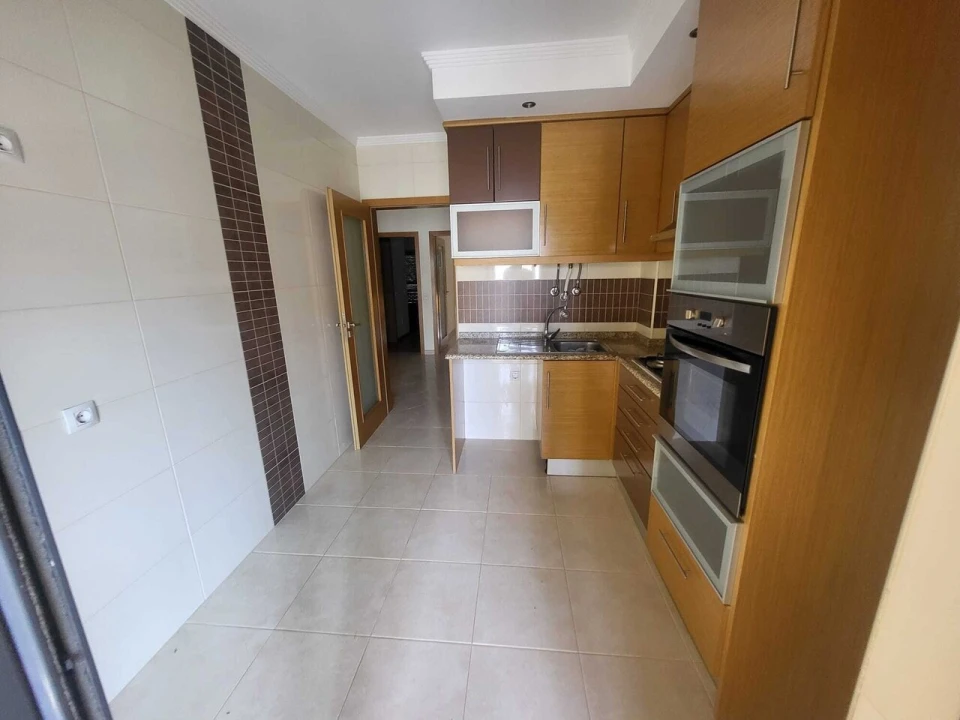 Apartamento T2 para Venda em Portimão Foto 5