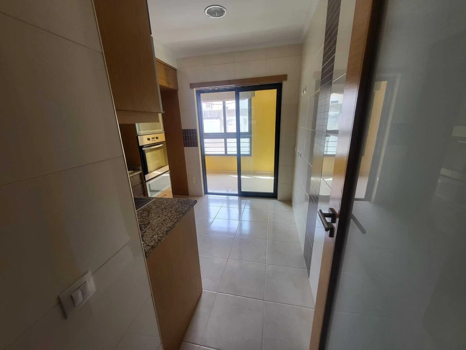 Apartamento T2 para Venda em Portimão Foto 10