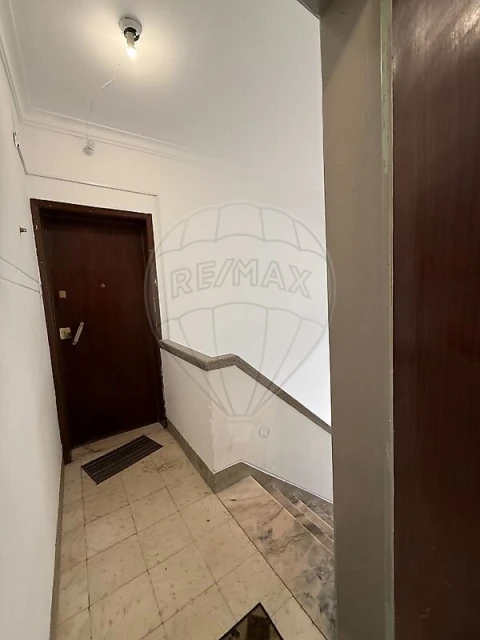 Prédio para Venda em Camarate, Unhos e Apelação