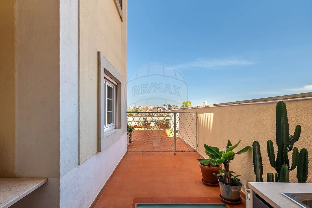 Apartamento T4 para Venda em São Vicente Foto 3