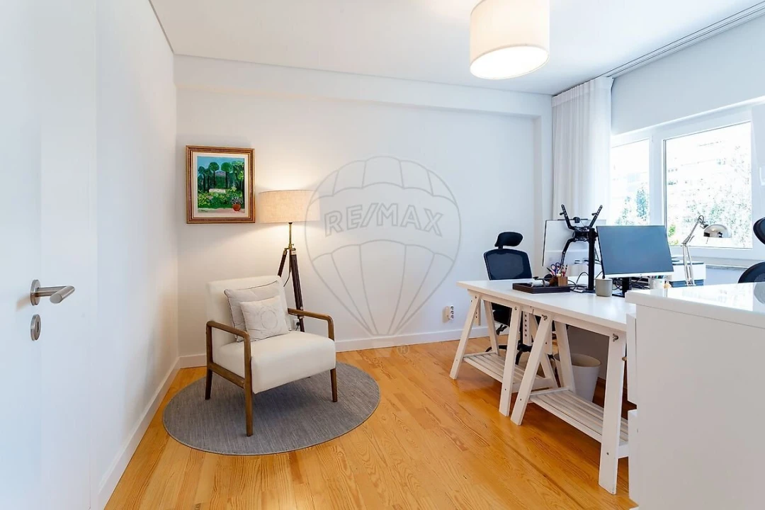 Apartamento T2 para Venda em Alvalade Foto 7