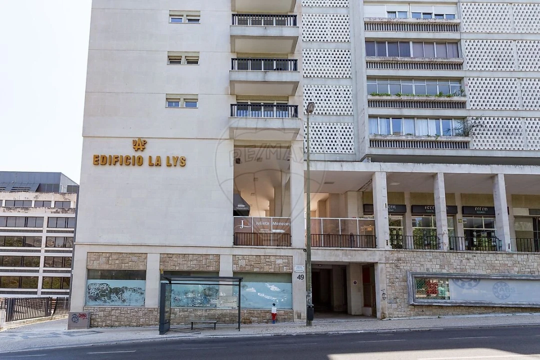 Apartamento T2 para Venda em Alvalade Foto 36