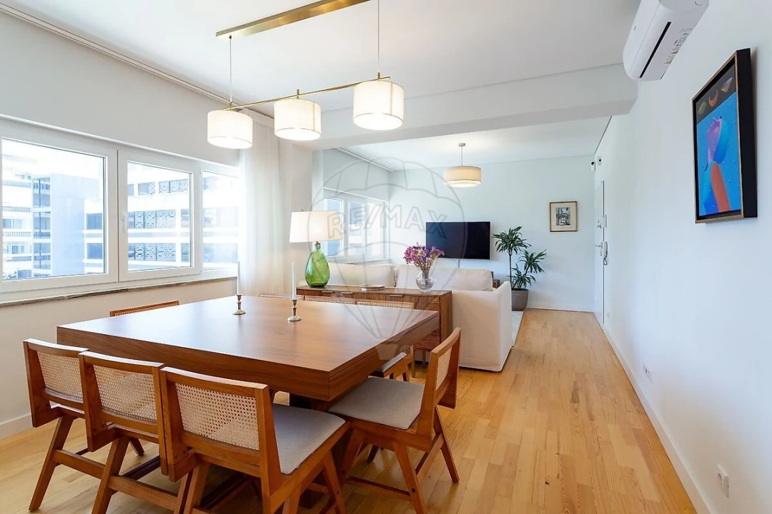 Apartamento T2 para Venda em Alvalade Foto 1