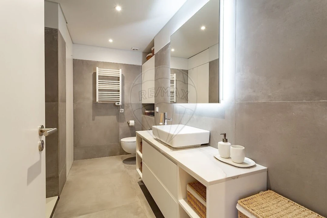 Apartamento T2 para Venda em Alvalade Foto 25