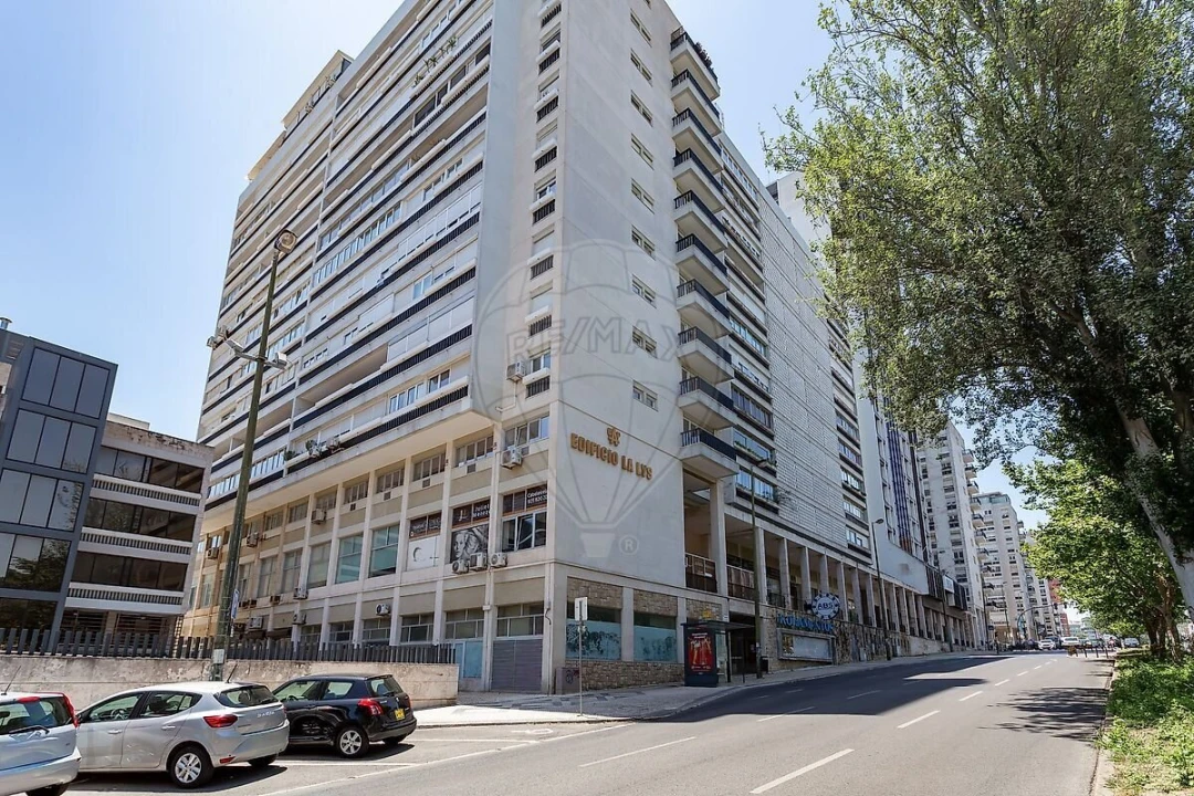 Apartamento T2 para Venda em Alvalade Foto 37