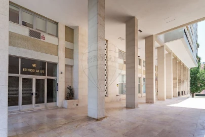 Apartamento T2 para Venda em Alvalade