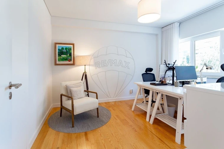 Apartamento T2 para Venda em Alvalade Foto 7