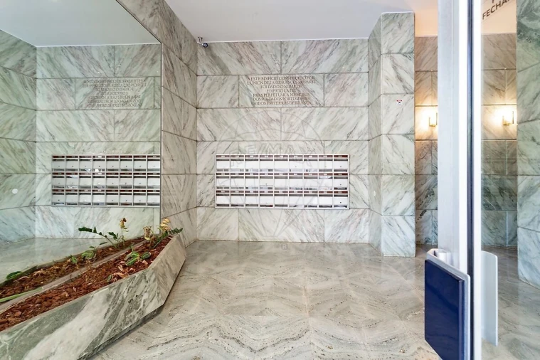 Apartamento T2 para Venda em Alvalade Foto 31