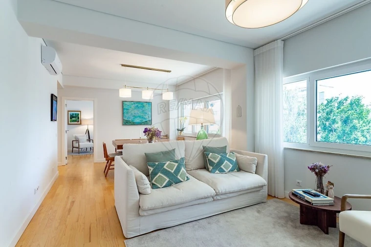 Apartamento T2 para Venda em Alvalade Foto 3