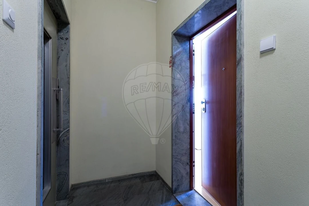 Apartamento T2 para Venda em Alvalade Foto 29
