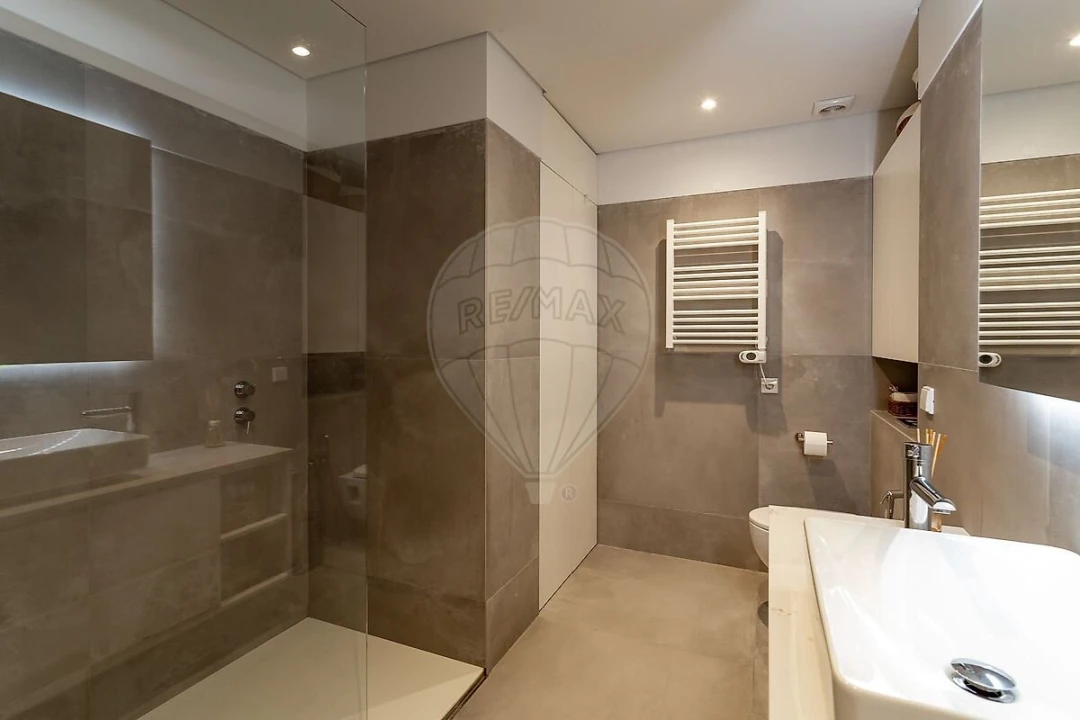 Apartamento T2 para Venda em Alvalade Foto 26