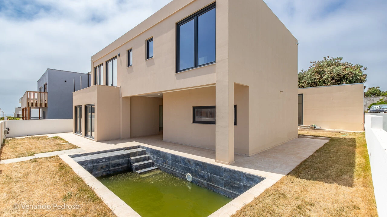 Moradia T3 para Venda em Encarnação Foto 26