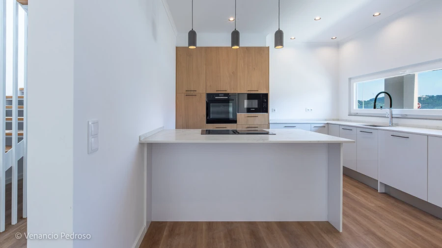 Moradia T3 para Venda em Encarnação Foto 10