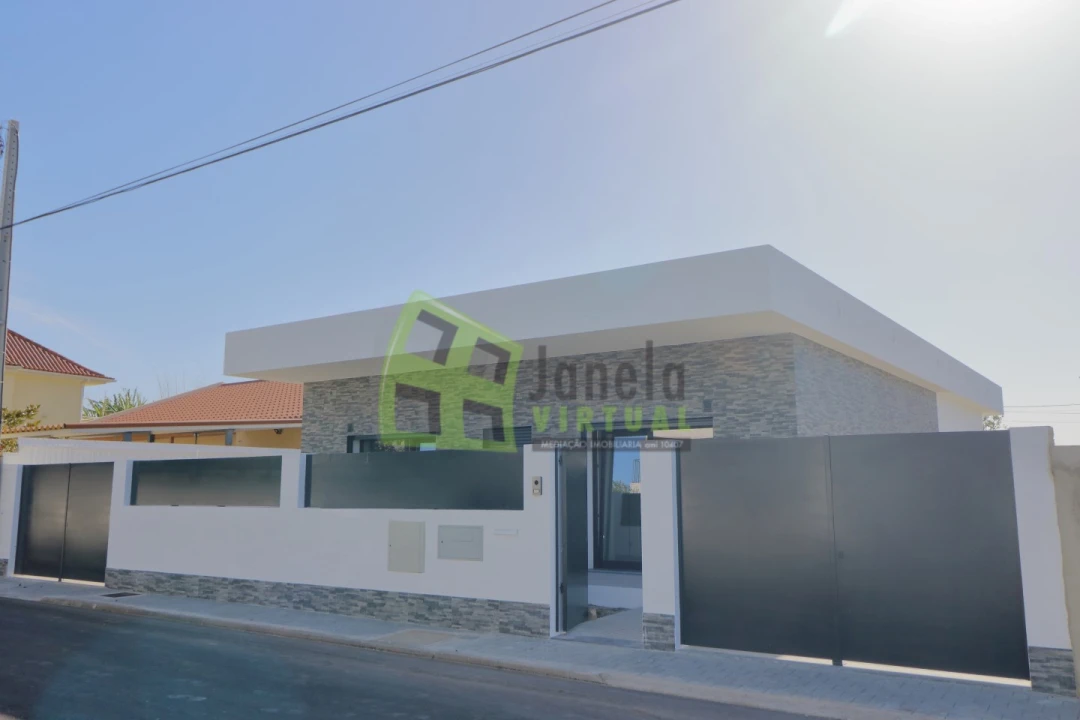Moradia T3 para Venda em Fernao Ferro Foto 1