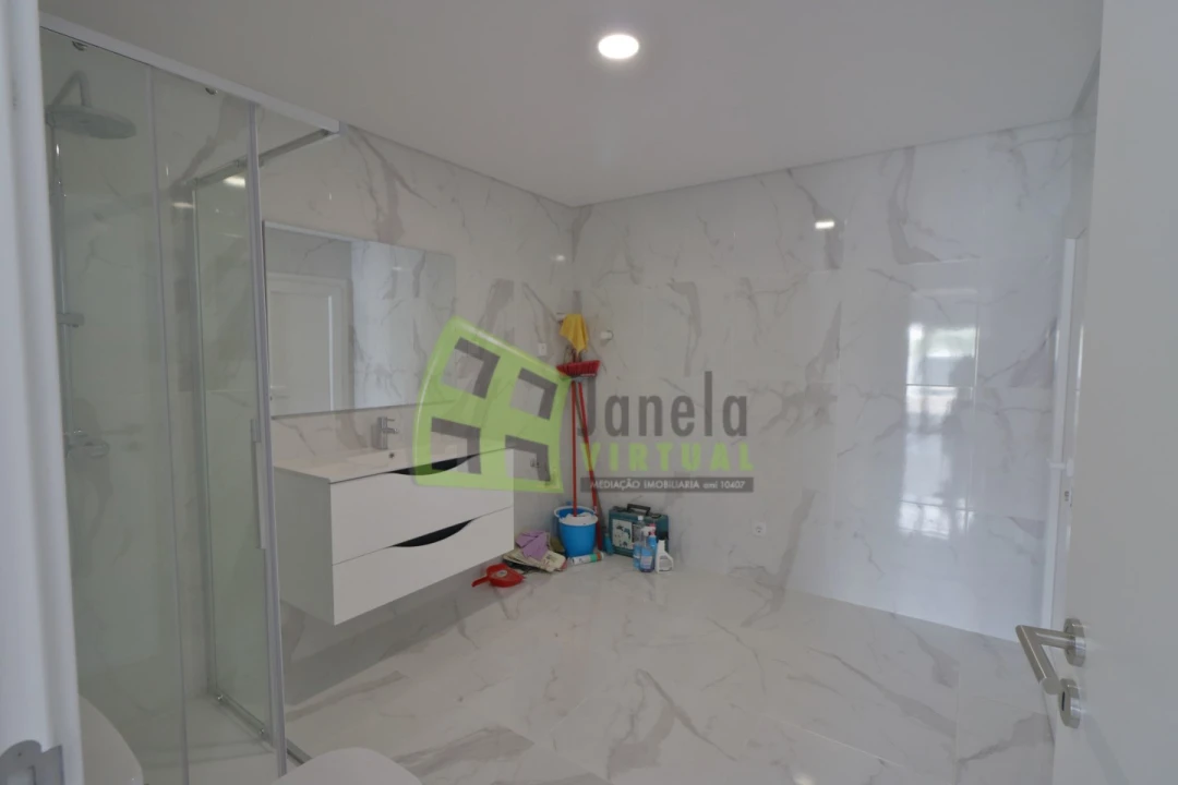 Moradia T3 para Venda em Fernao Ferro Foto 9