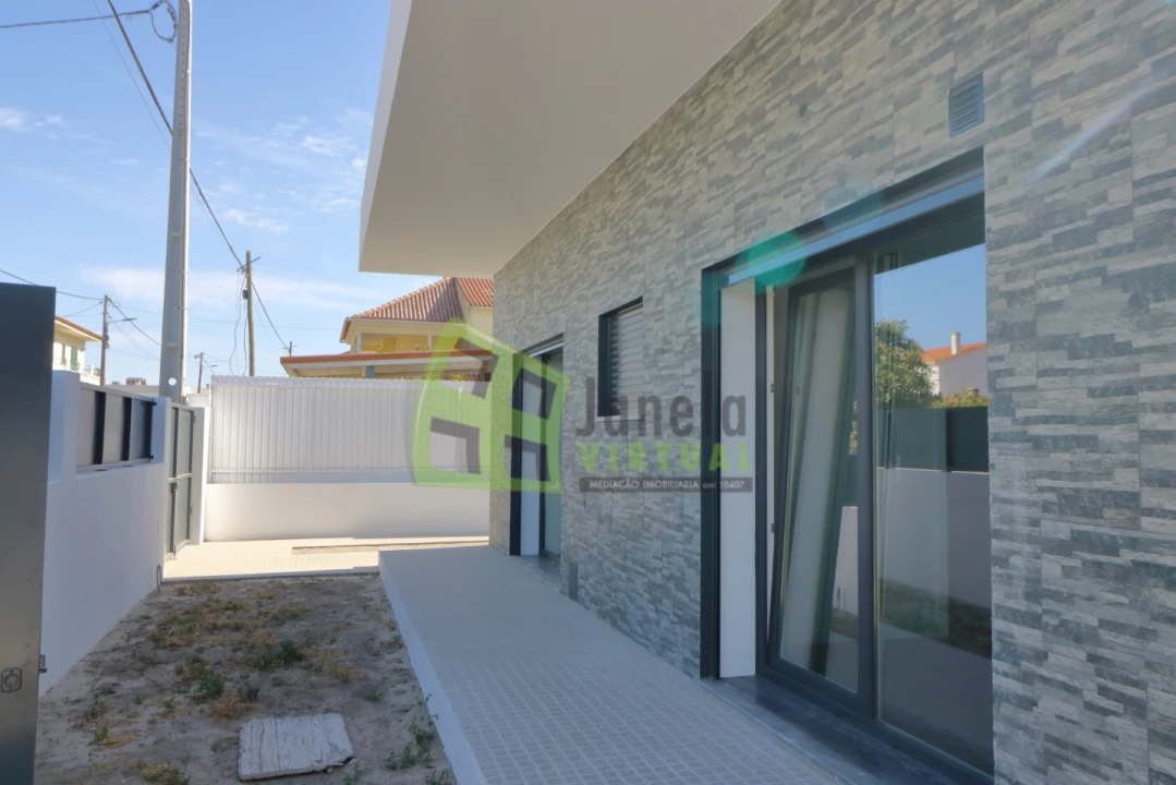 Moradia T3 para Venda em Fernao Ferro Foto 22