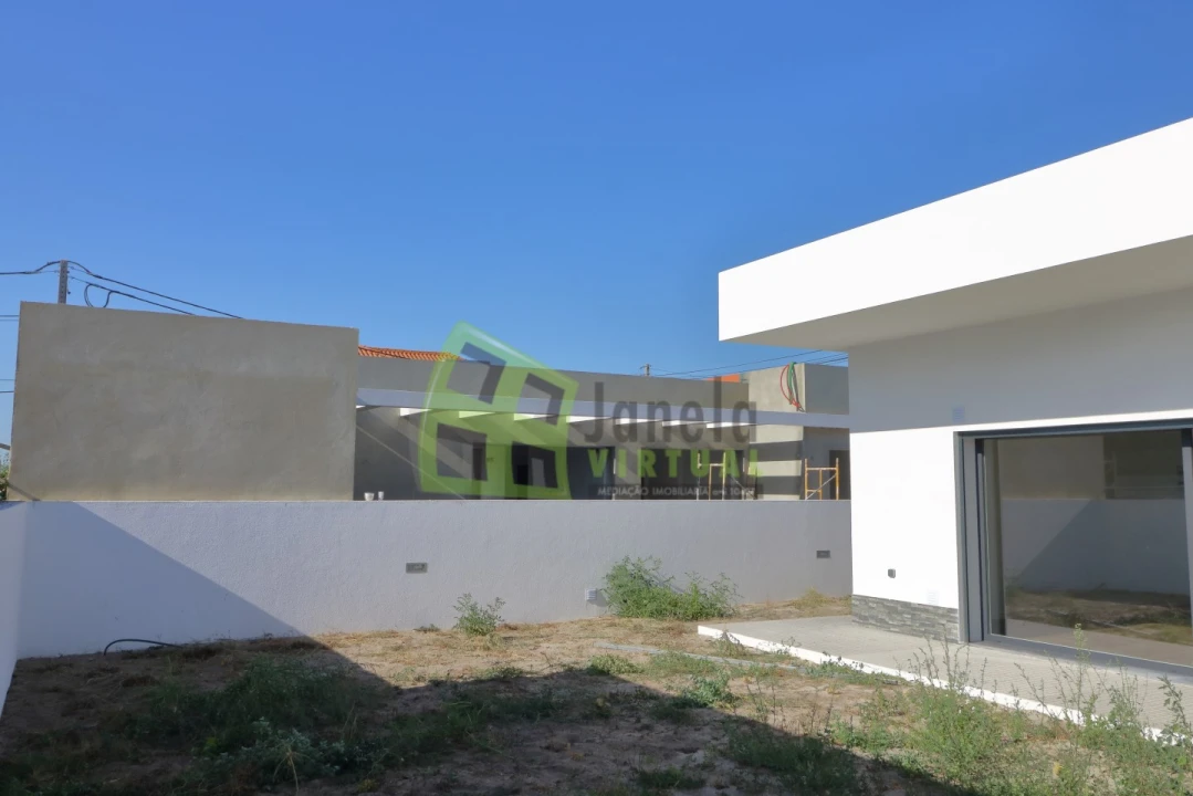 Moradia T3 para Venda em Fernao Ferro Foto 23
