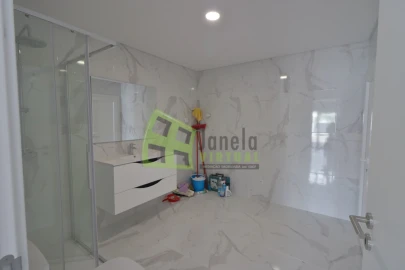 Moradia T3 para Venda em Fernao Ferro