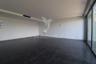 Moradia T4 para Venda em Carreiras (São Miguel) e Carreiras (Santiago)