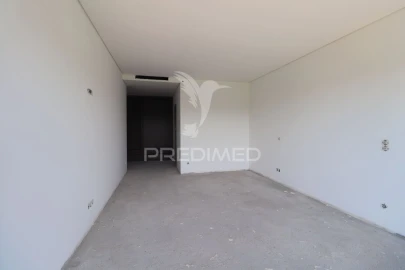 Moradia T4 para Venda em Carreiras (São Miguel) e Carreiras (Santiago)