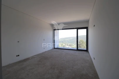 Moradia T4 para Venda em Carreiras (São Miguel) e Carreiras (Santiago)