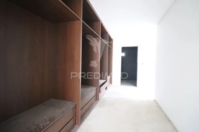 Moradia T4 para Venda em Carreiras (São Miguel) e Carreiras (Santiago)