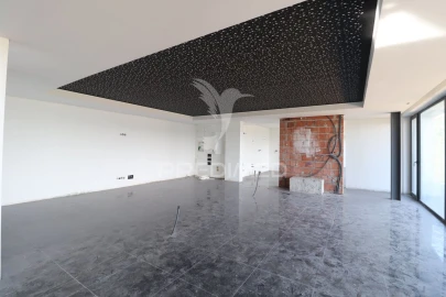 Moradia T4 para Venda em Carreiras (São Miguel) e Carreiras (Santiago)