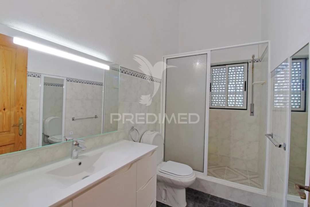 Moradia T3 para Venda em Porto Judeu Foto 11