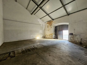 Armazém para Venda em Castro Verde e Casével