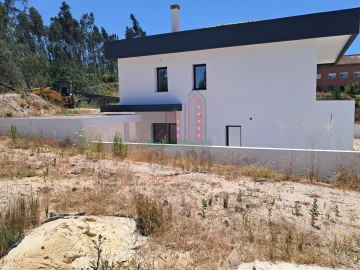 Moradia T4 para Venda em Ansião