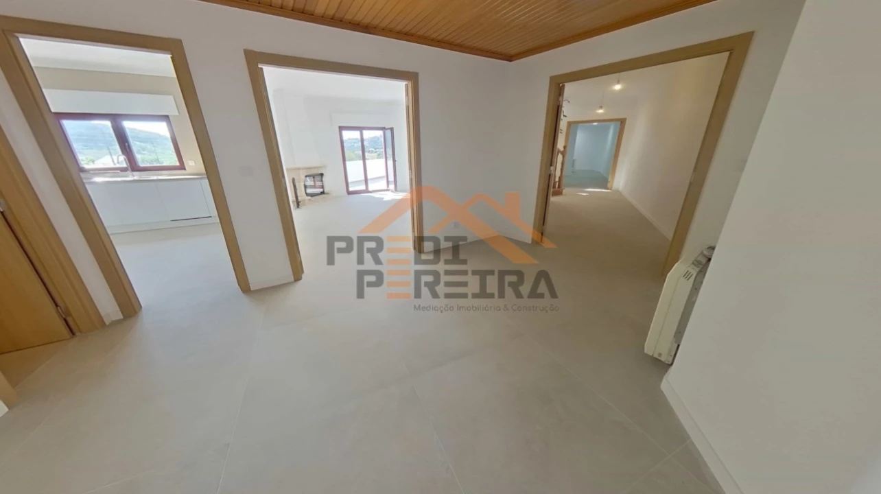 Apartamento T3 para Venda em Casal de Cambra Foto 21