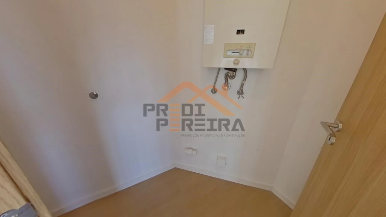 Apartamento T3 para Venda em Casal de Cambra Foto 32