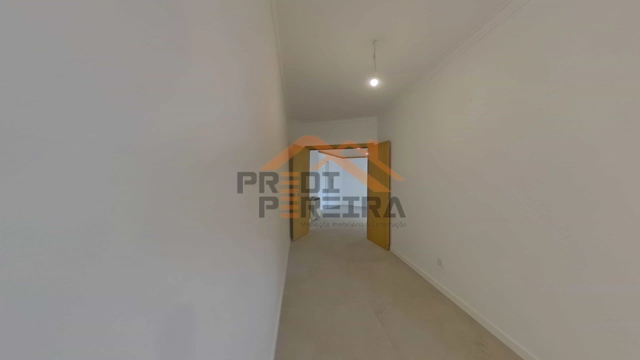 Apartamento T3 para Venda em Casal de Cambra Foto 43