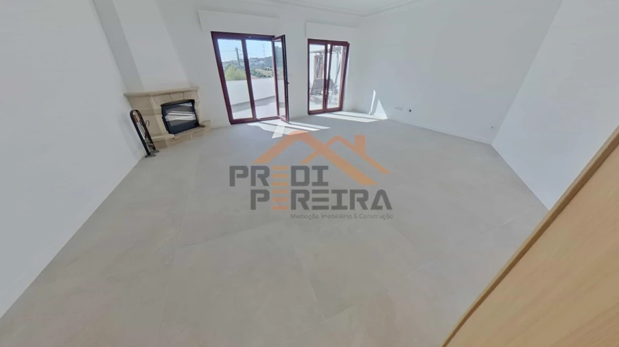 Apartamento T3 para Venda em Casal de Cambra Foto 20